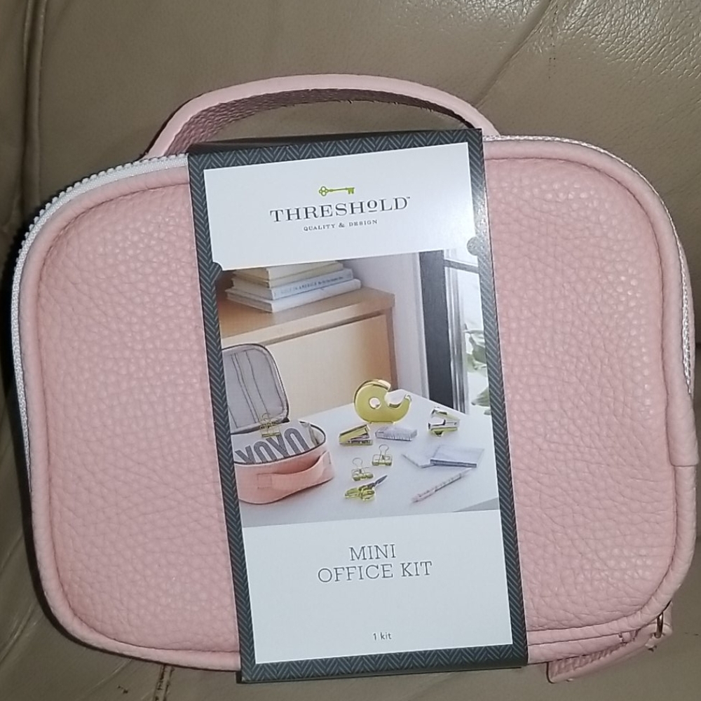 Threshold 8 Piece TO-GO Work Mini Office Kit